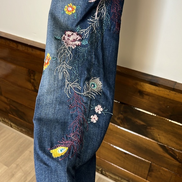 NWT Free People Dark Wash Embroidered Jeans- 27 - Picture 3 of 8